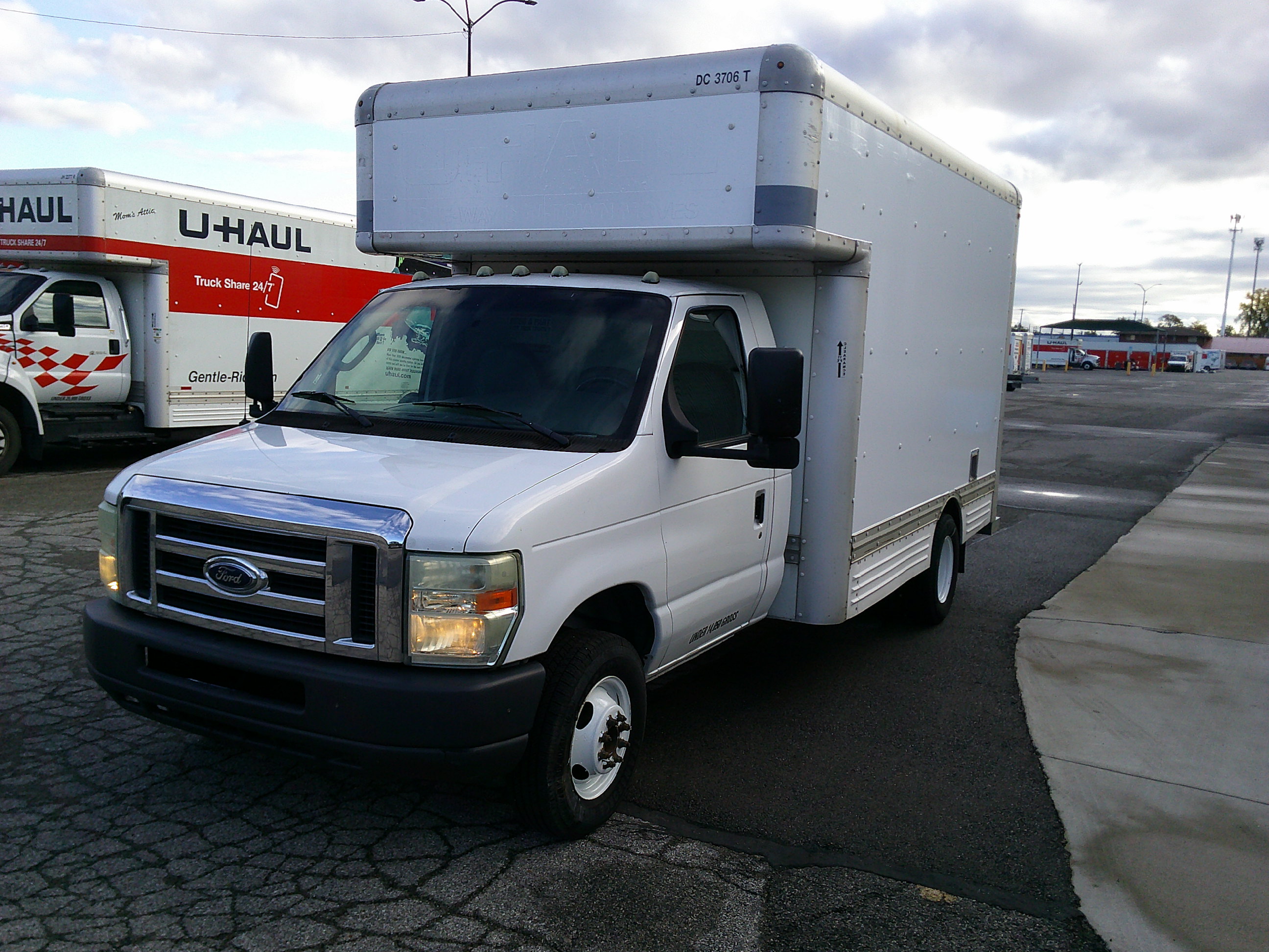 Used 2008 14 ' Box Truck for sale
