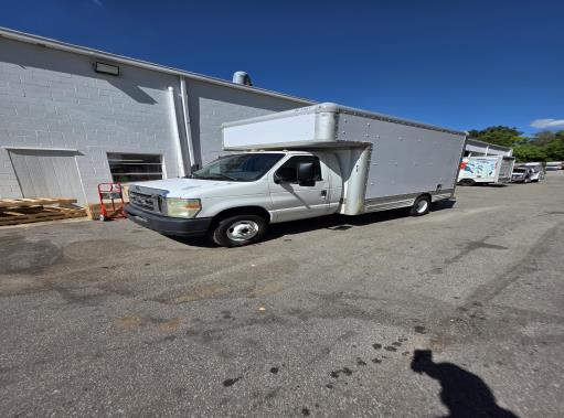Used 2008 14 ' Box Truck for sale