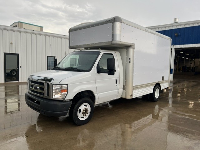 Used 2008 14 ' Box Truck for sale