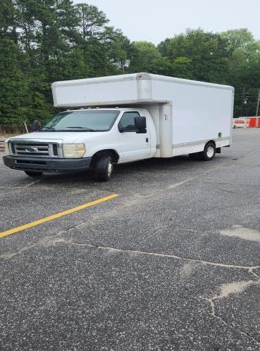 Used 2008 14 ' Box Truck for sale