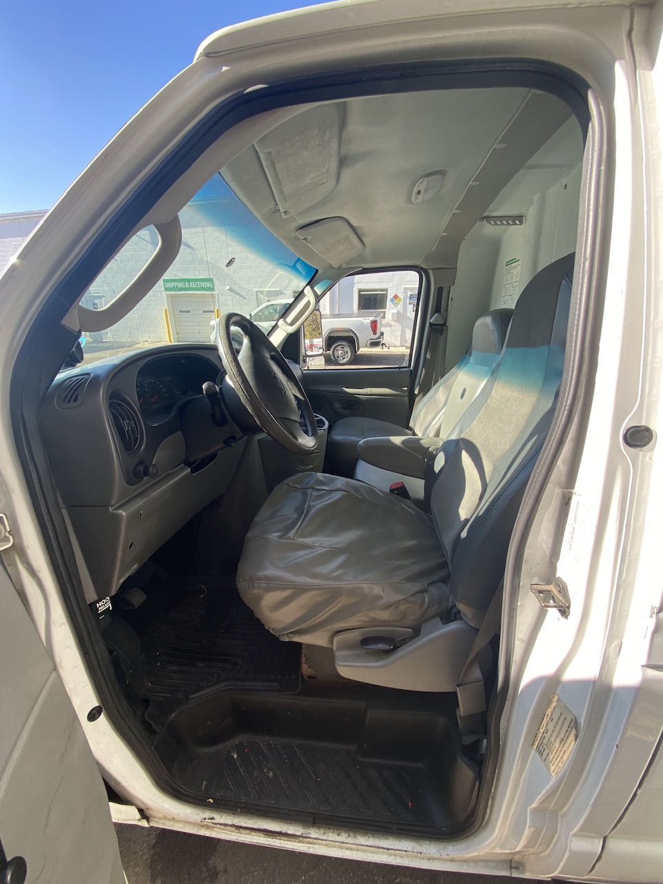 2006 14' Box Truck for Sale in Kansas City, KS 66102 UHaul Truck Sales