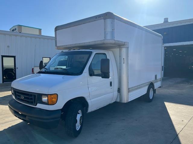 Used 2007 14 ' Box Truck for sale