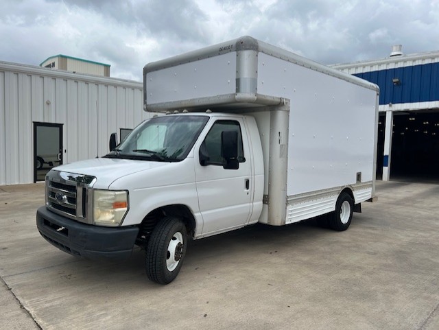Used 2008 14 ' Box Truck for sale