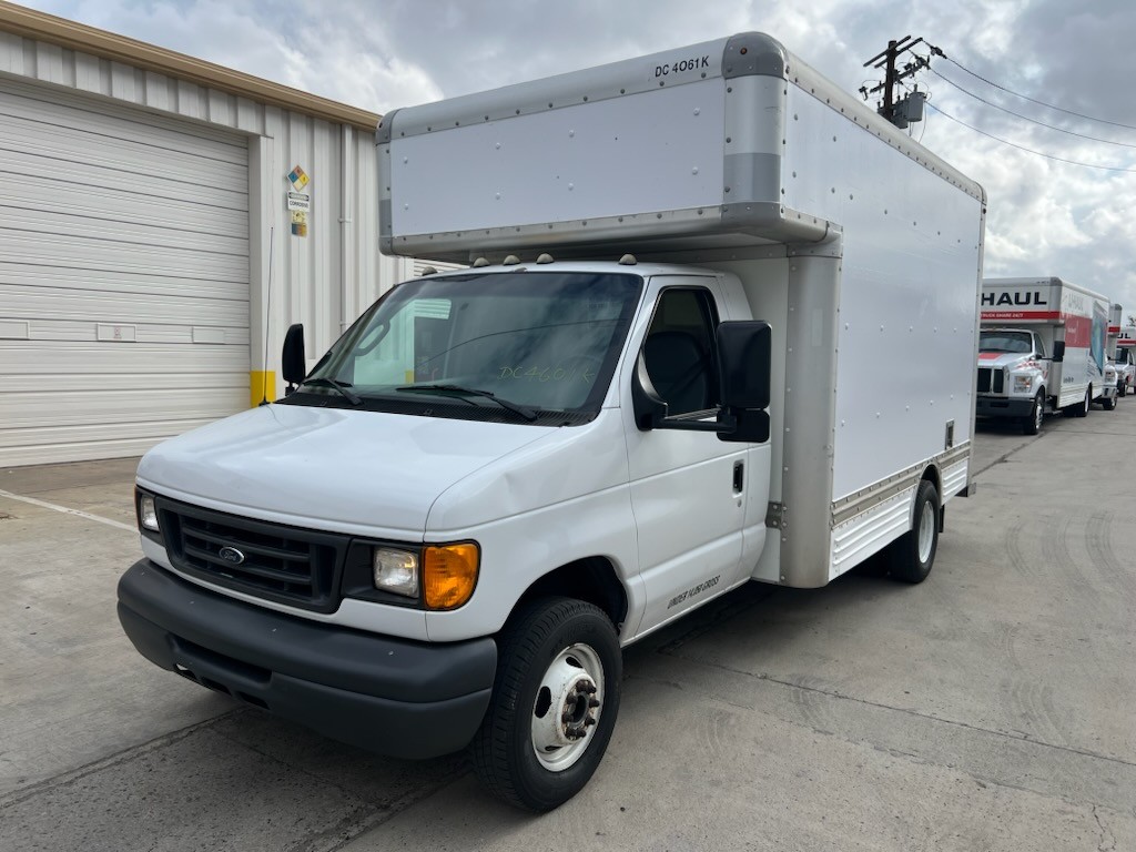 Used 2007 14 ' Box Truck for sale