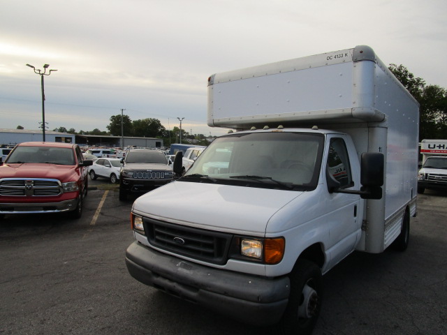 Used 2007 14 ' Box Truck for sale