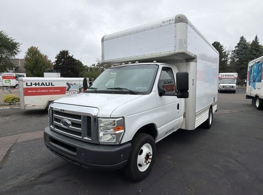 Camion usagé avec fourgon 2012 14&nbsp;pi à vendre