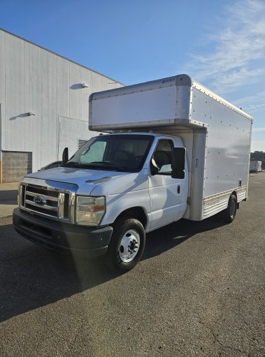 Used 2008 14 ' Box Truck for sale