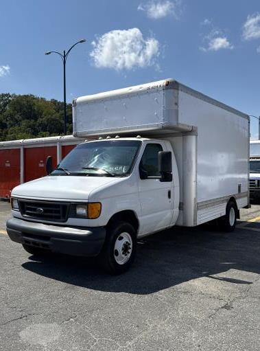 Used 2007 14 ' Box Truck for sale