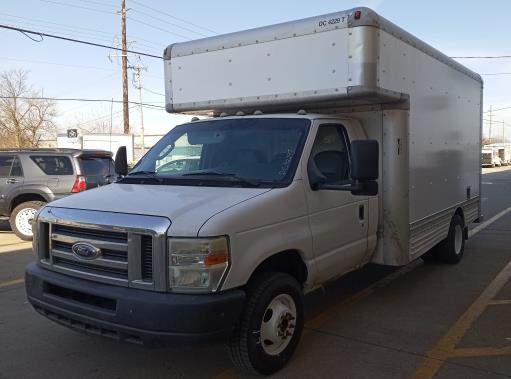 Camion usagé avec fourgon 2008 14 pi à vendre