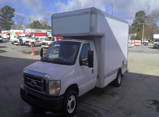 Camion usagé avec fourgon 2008 14 pi à vendre