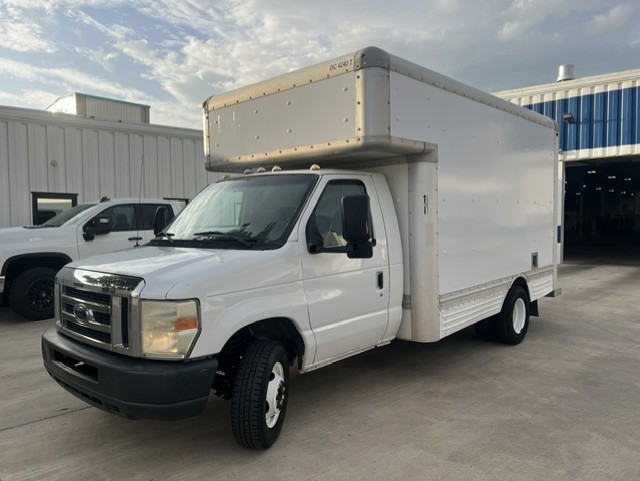 Used 2008 14 ' Box Truck for sale