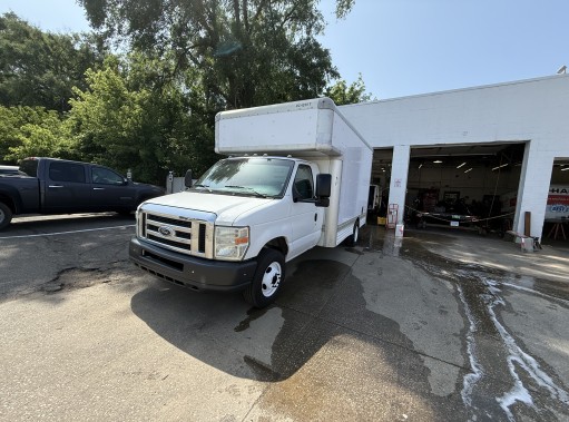 Used 2008 14 ' Box Truck for sale