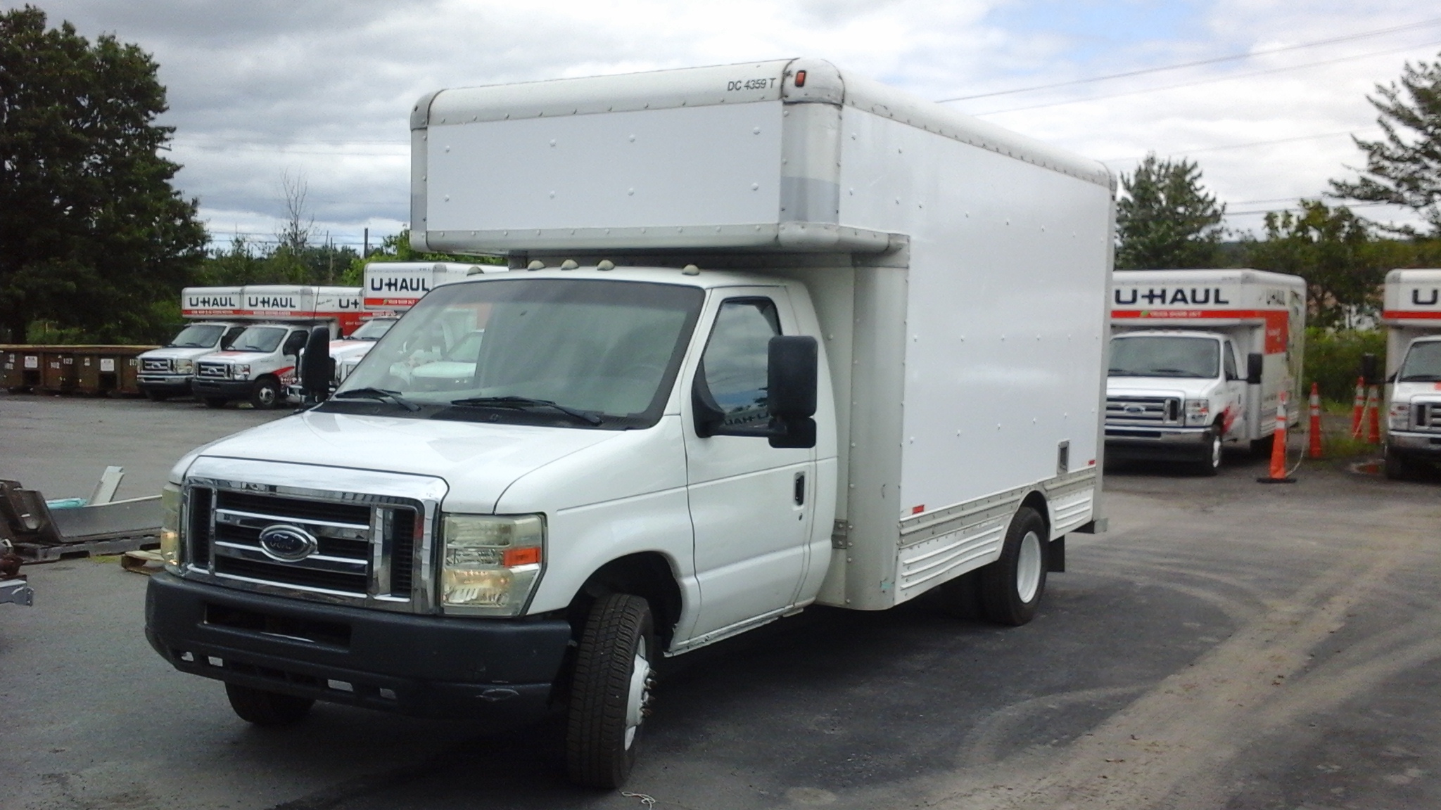 Used 2008 14 ' Box Truck for sale