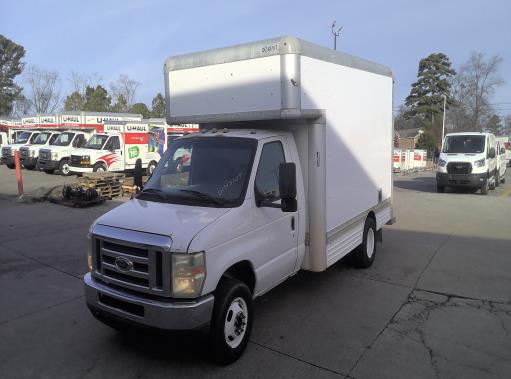 Camión con caja de 200814 ft usado a la venta
