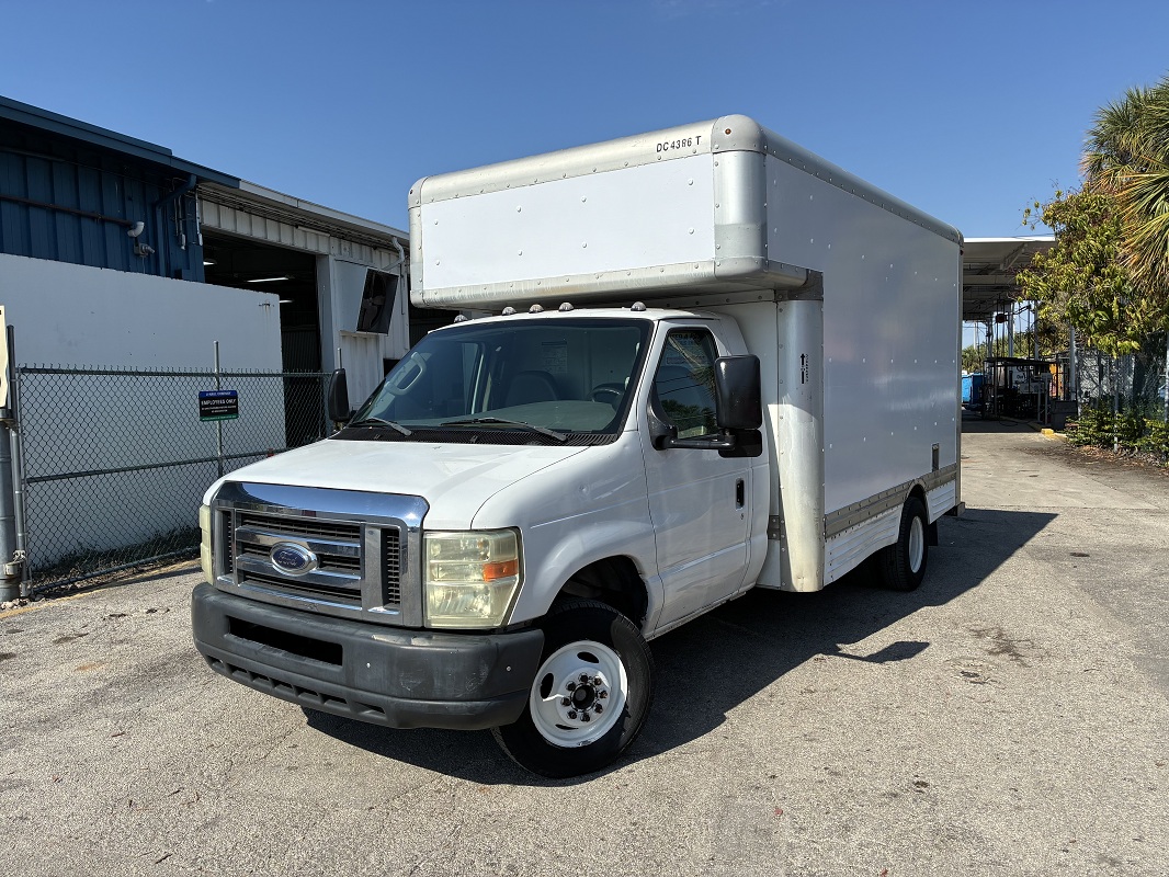 Used 2008 14 ' Box Truck for sale