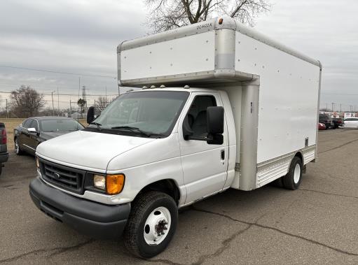 Used 2007 14 ' Box Truck for sale