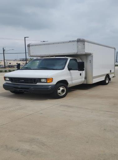 Used 2007 14 ' Box Truck for sale