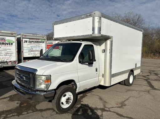 Camion usagé avec fourgon 2008 14 pi à vendre