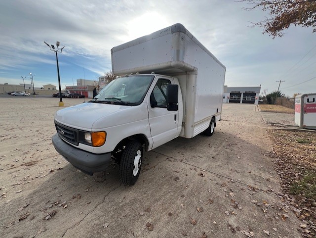 Used 2007 14 ' Box Truck for sale