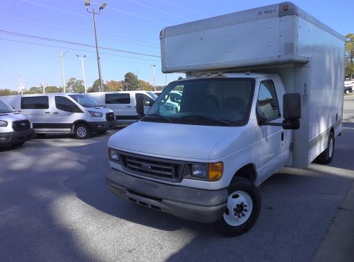 Used 2007 14 ' Box Truck for sale