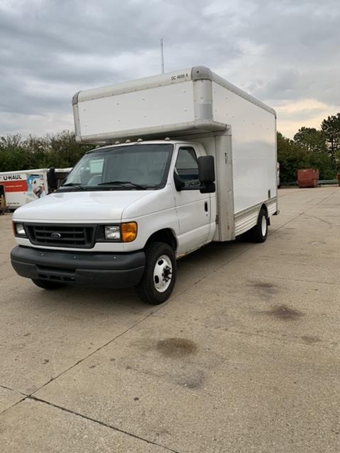 Used 2007 14 ' Box Truck for sale