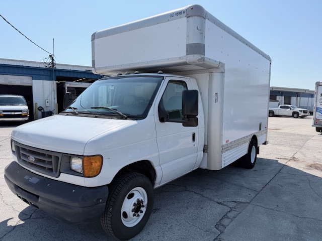 Used 2007 14 ' Box Truck for sale