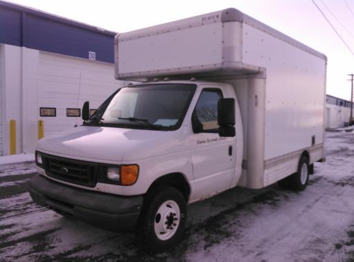 Camion usagé avec fourgon 2006 14 pi à vendre