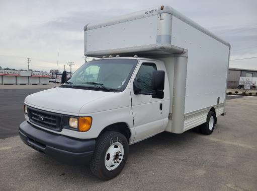 Used 2007 14 ' Box Truck for sale