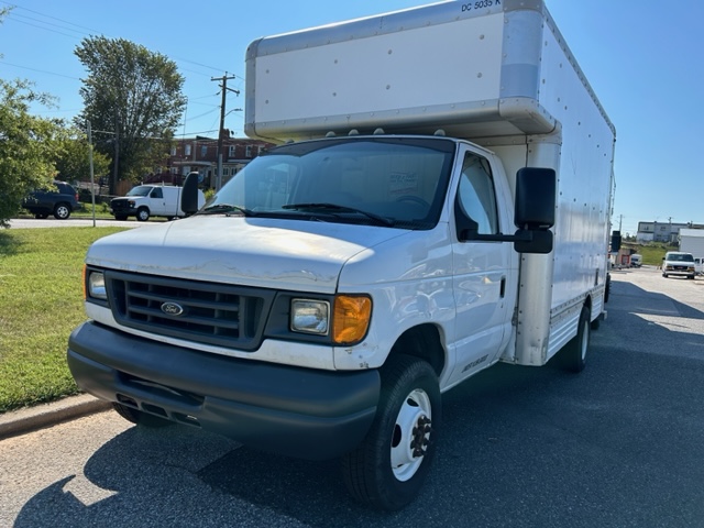 Used 2007 14 ' Box Truck for sale