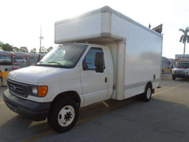 Used 2007 14 ' Box Truck for sale