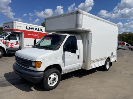 Used 2007 14 ' Box Truck for sale