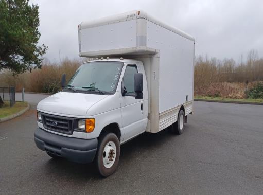 Used 2007 14 ' Box Truck for sale