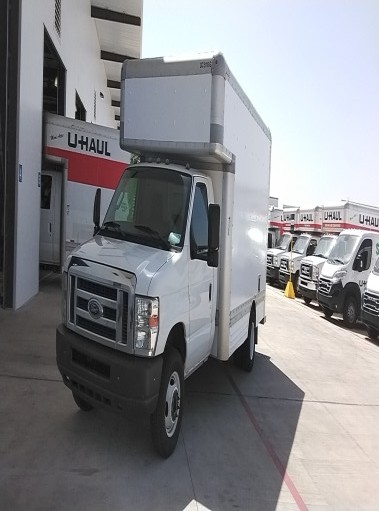 Camion usagé avec fourgon 2012 14&nbsp;pi à vendre