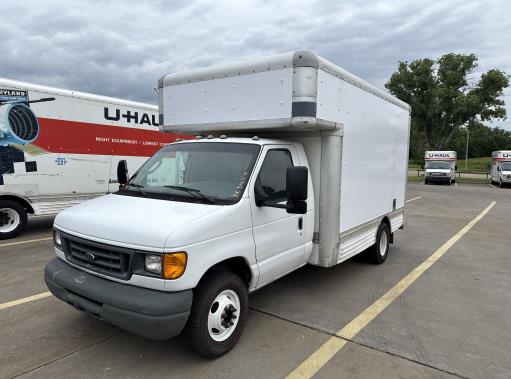 Used 2007 14 ' Box Truck for sale