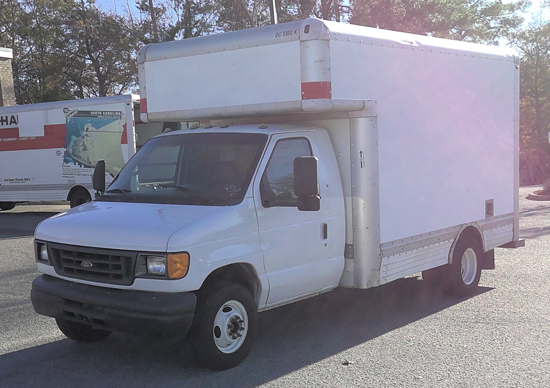 Camión con caja de 200714 ft usado a la venta