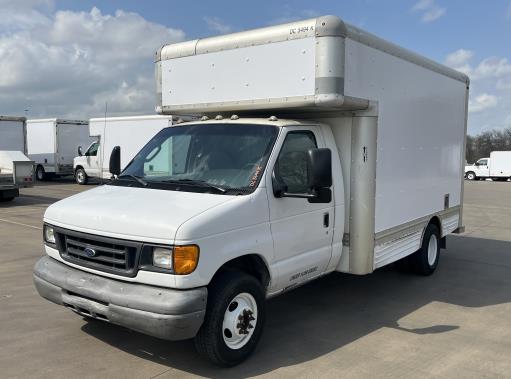 Used 2007 14 ' Box Truck for sale