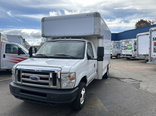 Camión con caja de 201214 ft usado a la venta