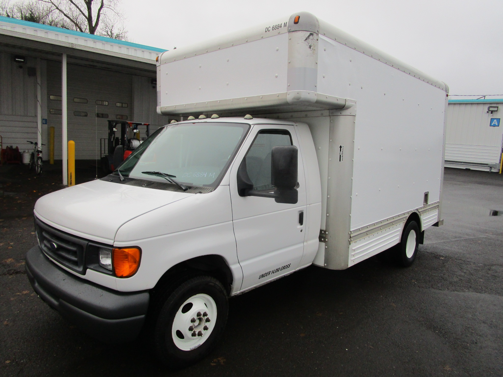 Used 2006 14 ' Box Truck for sale