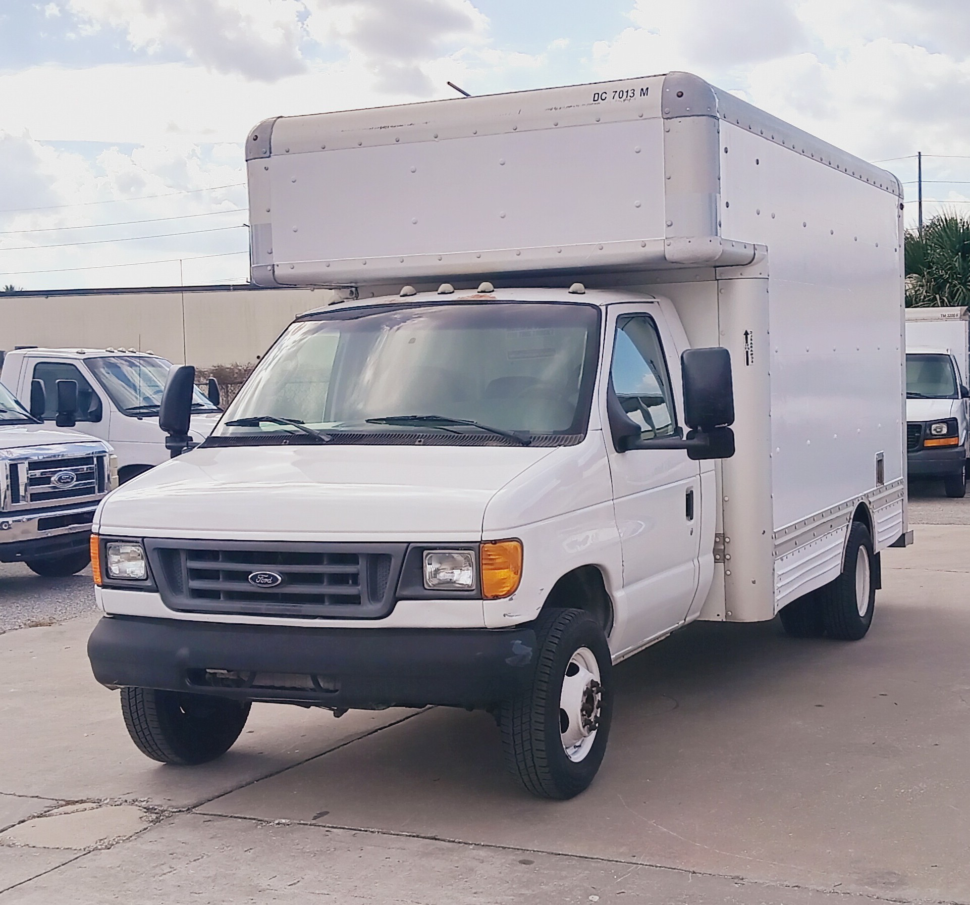Used 2006 14 ' Box Truck for sale