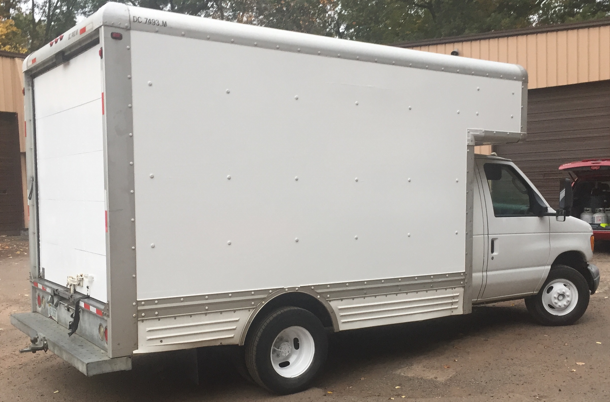 2006 14' Box Truck for Sale in Hartford, CT 06114 UHaul Truck Sales