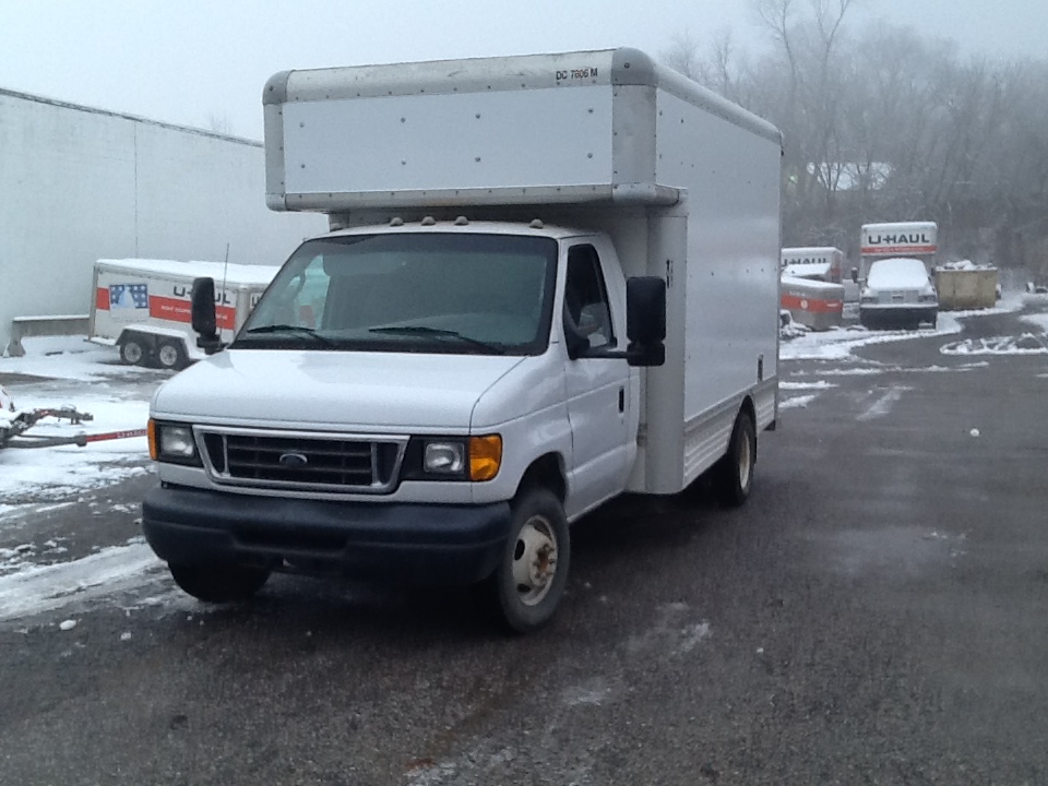 2006 14' Box Truck for Sale in Kansas City, KS 66102 UHaul