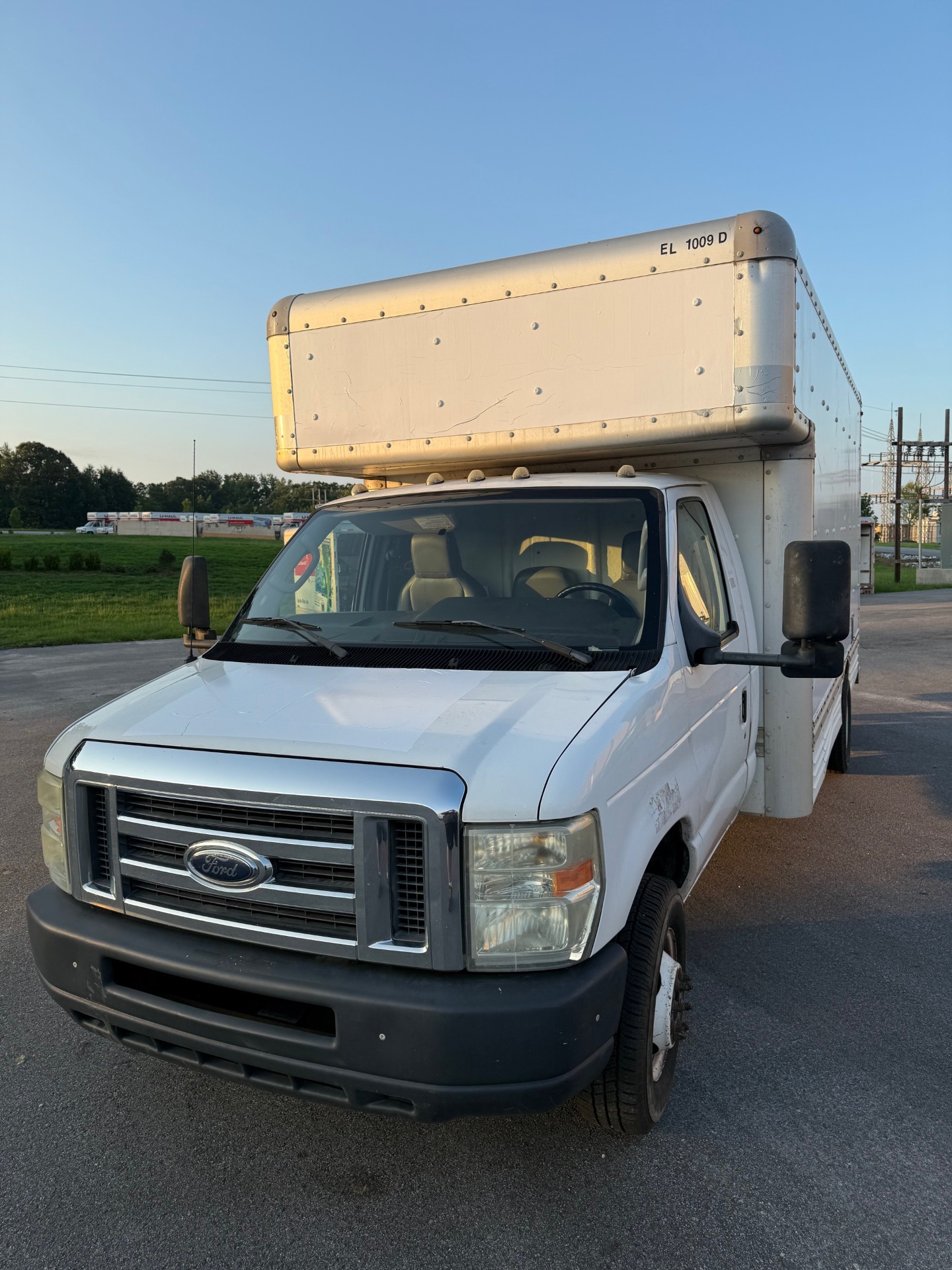 Used 2010 17 ' Box Truck for sale