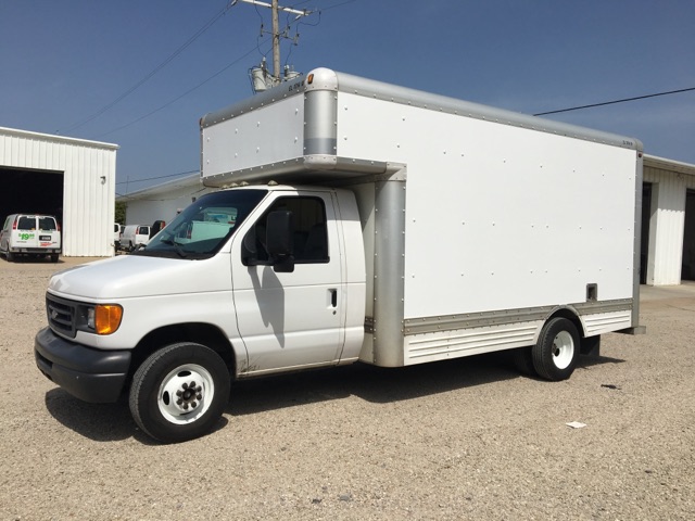 Used 2007 17 ' Box Truck for sale