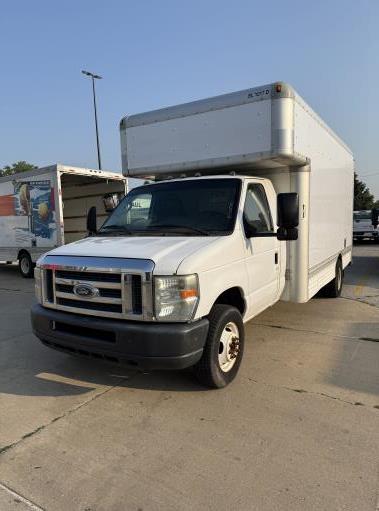 Used 2010 17 ' Box Truck for sale