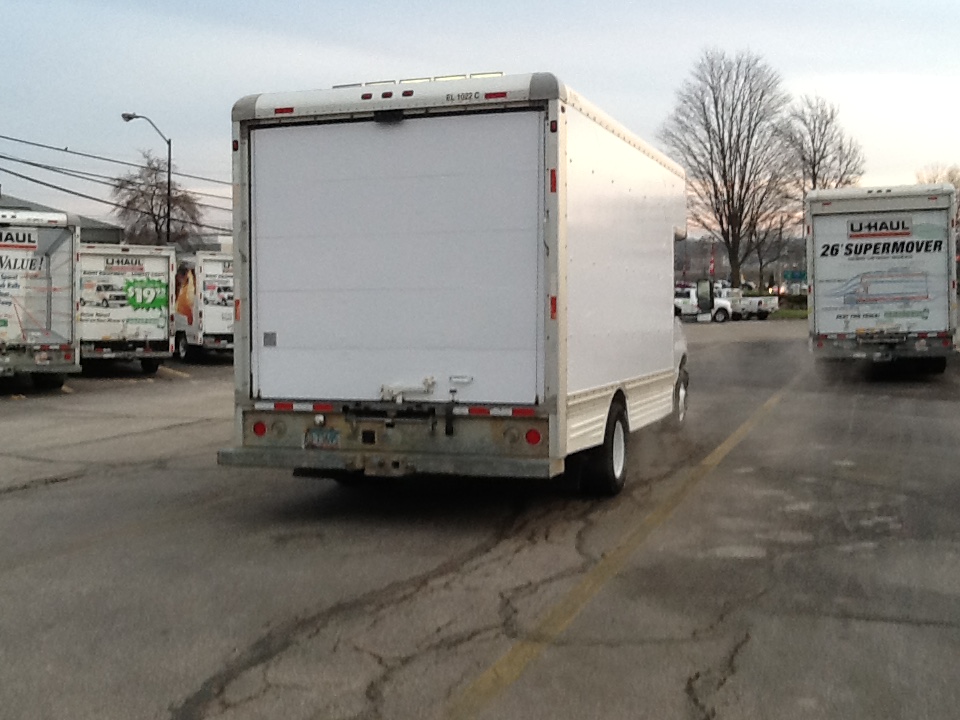 Camión con caja de 17 ft 2009 a la venta en North Canton, OH 44720 U