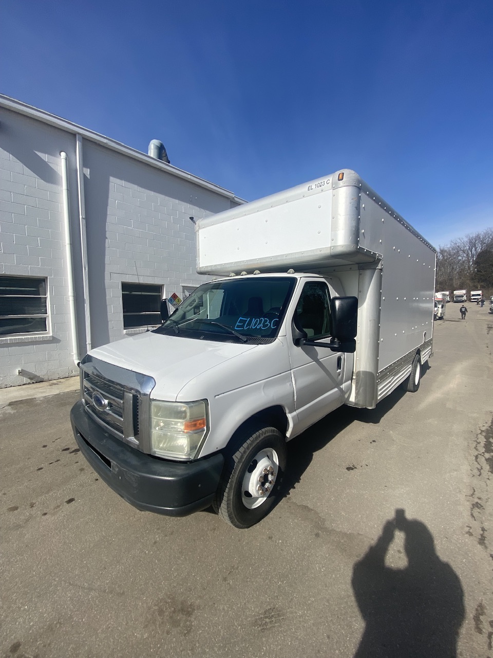 Camion usagé avec fourgon 2009 17 pi à vendre