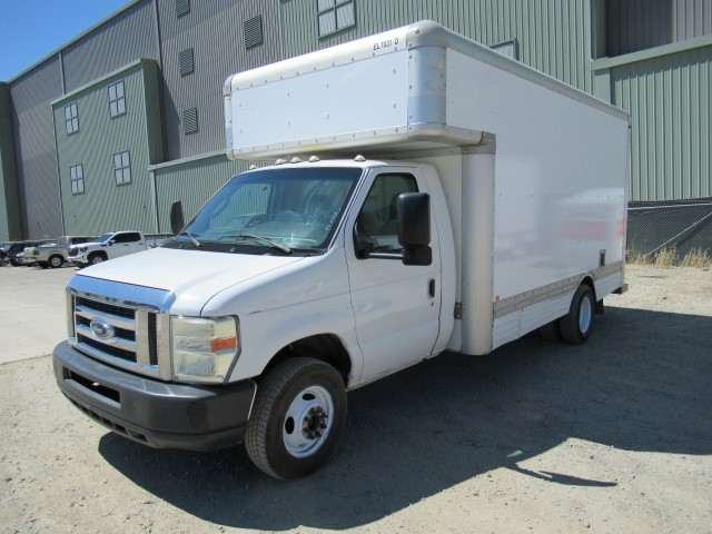 Used 2010 17 ' Box Truck for sale