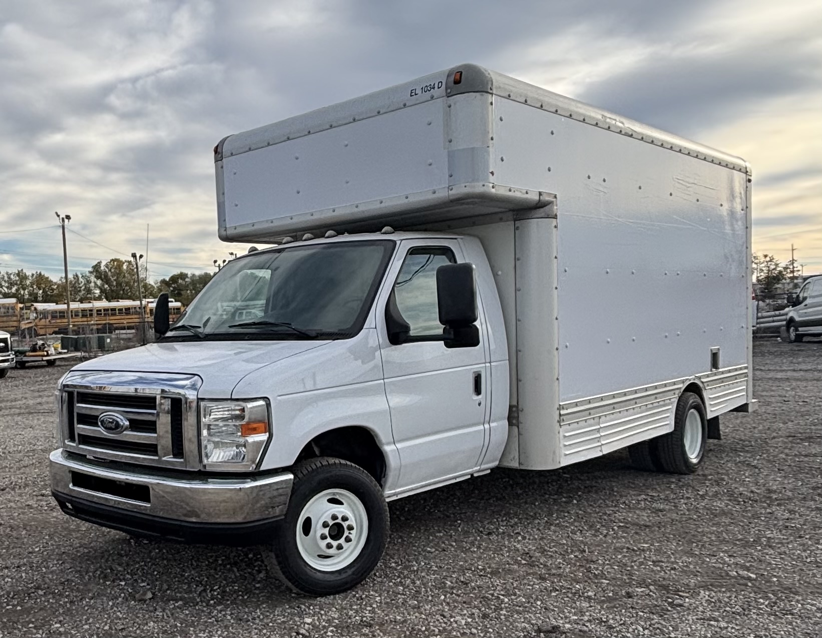 Used 2010 17 ' Box Truck for sale