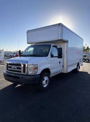 Used 2010 17 ' Box Truck for sale