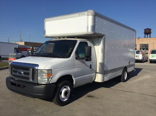 Camion usagé avec fourgon 2009 17 pi à vendre